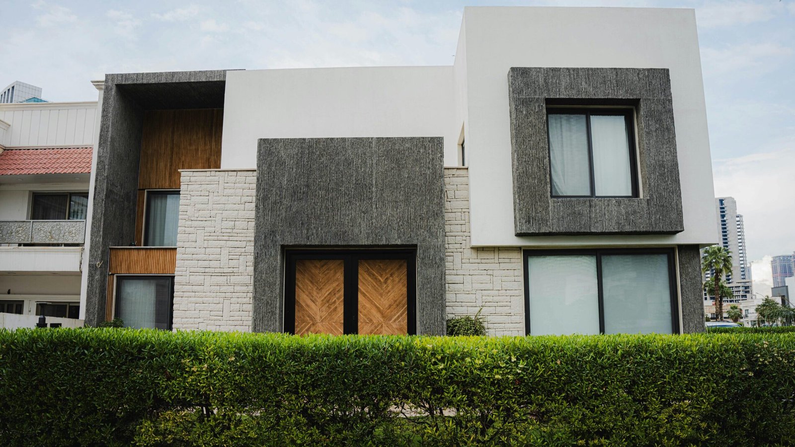 3D Elevation Design Kyu Zaroori Hai? | Stunning modern house exterior in Erbil, Iraq showcasing minimal design.